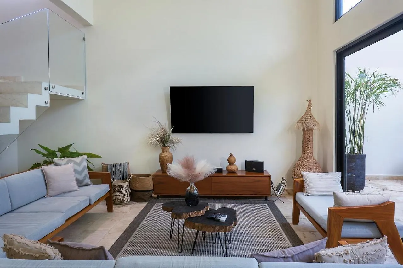 Spectacular 4Br Tulum Style Villa With Concierge And Secluded Pool 0*,  Mexico